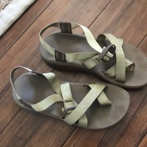 Size 8 Women’s Chaco cloud sandals